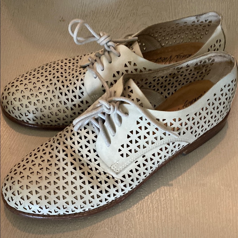 Patricia Nash Sofia Geometric Perforated  Leather Oxfords Tan 9.5